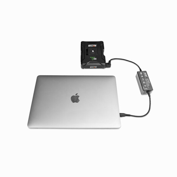P-Tap to USB-C PD 100W Adapter - connecting macbook